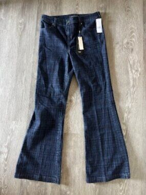 NWT Liverpool Los Angeles Hannah Flare Jeans Women's 8/29